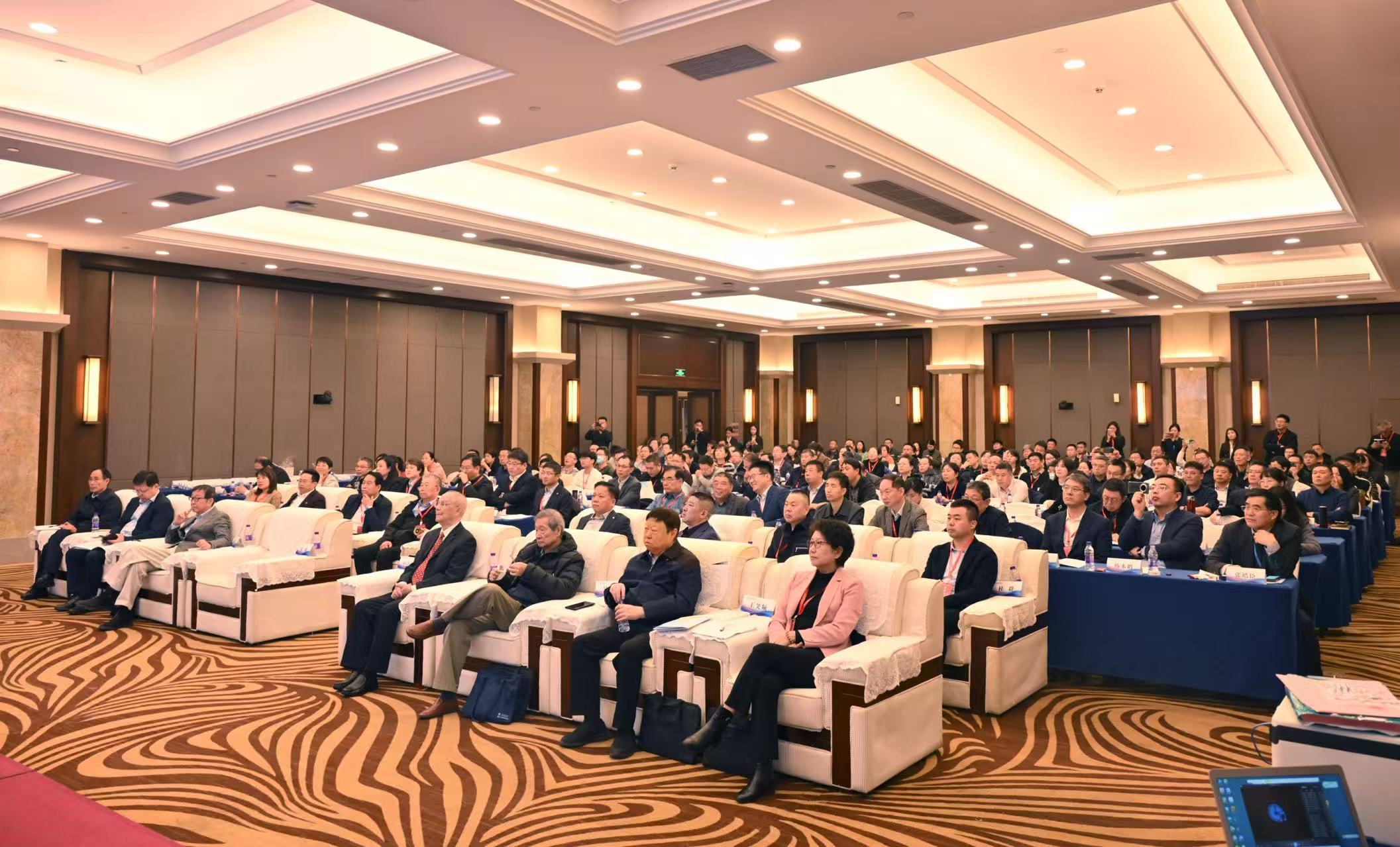 北京百芝堂永林互联网医院院长饶建跃受邀出席第六届院士院长大会