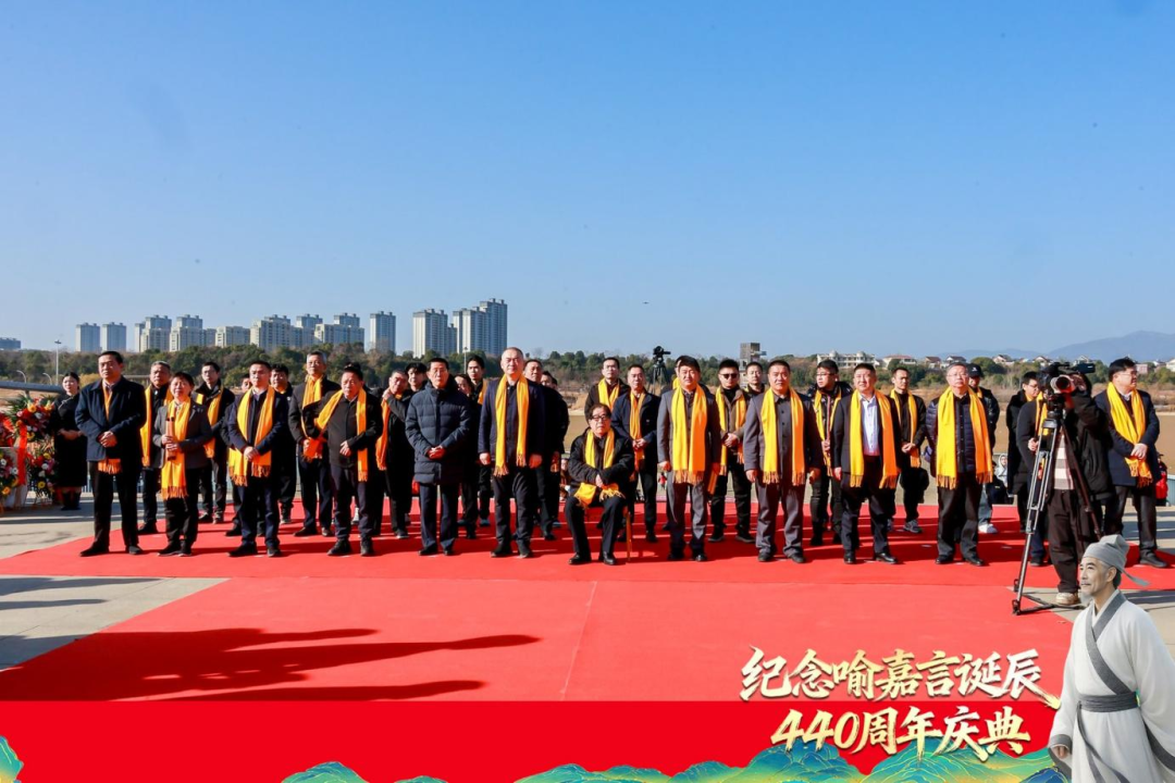 纪念江南圣医喻嘉言诞辰440周年庆典暨喻嘉言铜像落成仪式在南昌举行